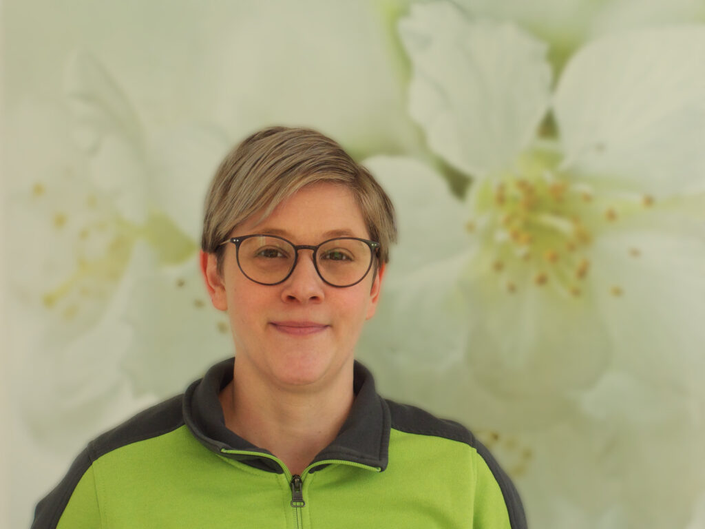 Portrait angestellte Rezeptionsfachkraft Frau Ulsamer